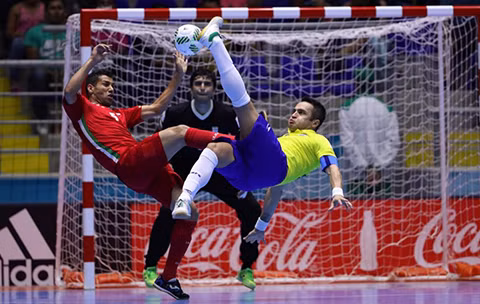 brazil bi loai som o futsal world cup boi nha vo dich chau a