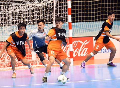 hlv dt futsal viet nam muon dua nga toi loat sut luan luu