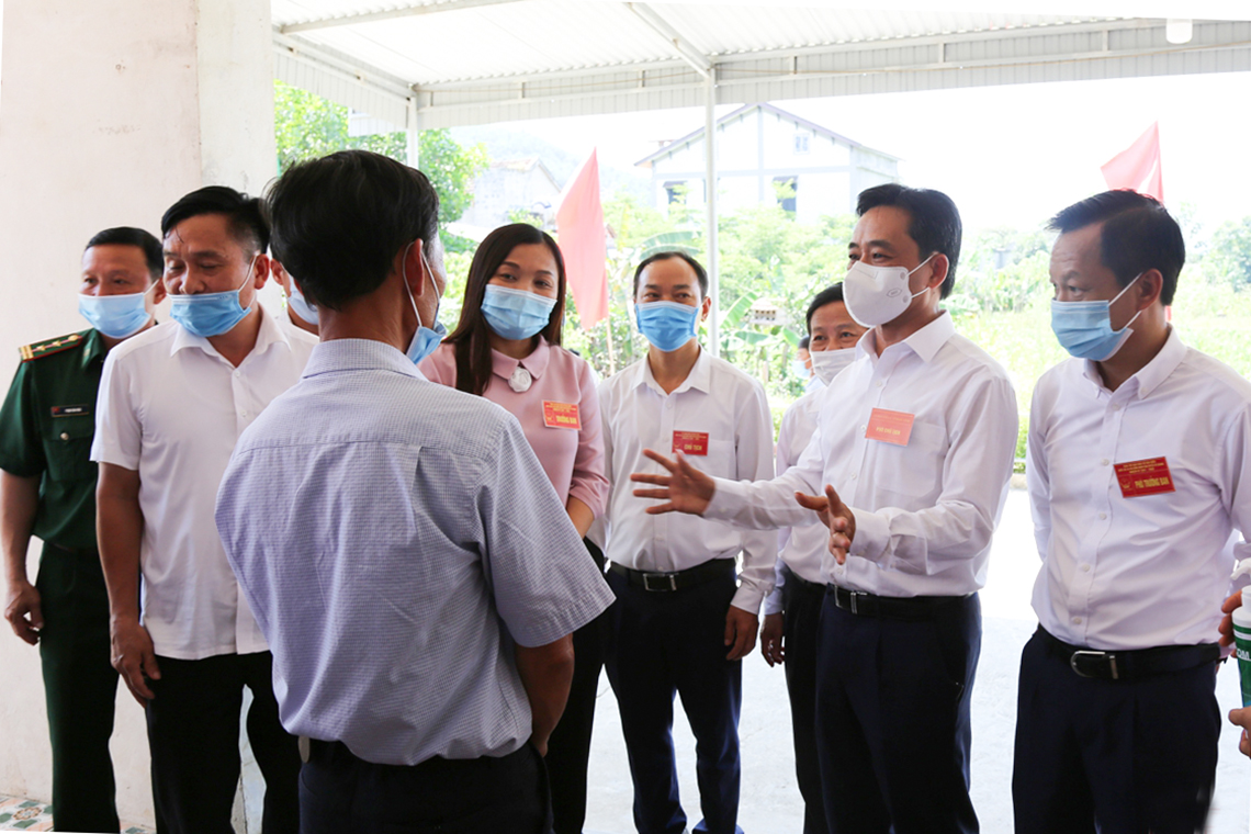Lãnh đạo Hà Tĩnh kiểm tra công tác bầu cử, động viên cử tri tại các khu vực bỏ phiếu