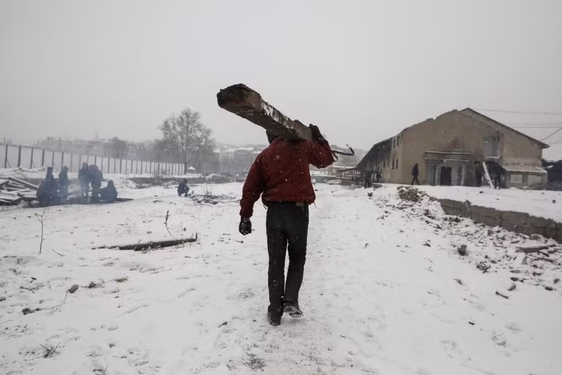 photo nguoi ti nan co ro trong ret 20 o c o bien gioi serbia hungary