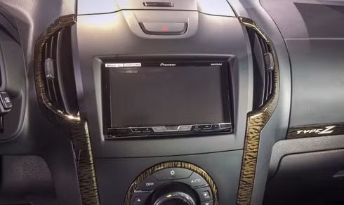 isuzu d max 2017 phien ban dac biet gia 840 trieu dong