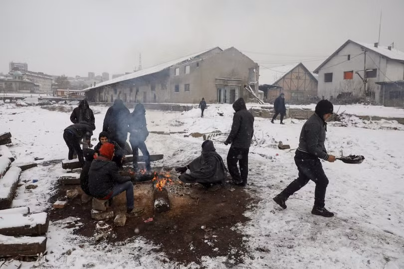 photo nguoi ti nan co ro trong ret 20 o c o bien gioi serbia hungary