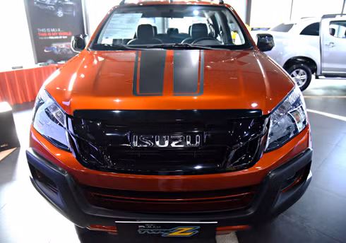 isuzu d max 2017 phien ban dac biet gia 840 trieu dong