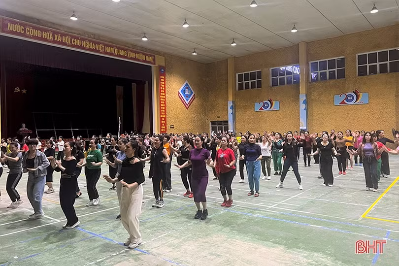Sẵn sàng để thí sinh tỏa sáng trong đêm chung kết “Áo dài với quê hương Hà Tĩnh”