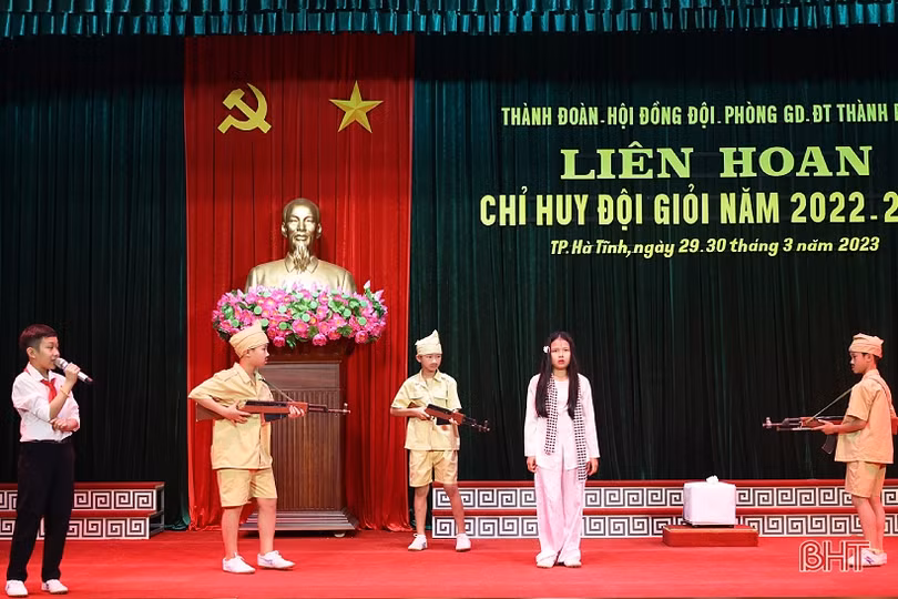 Chỉ huy đội các trường học TP Hà Tĩnh tranh tài kiến thức, kỹ năng