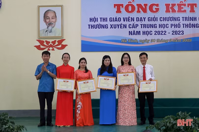 Hà Tĩnh tuyên dương 37 giáo viên dạy giỏi chương trình giáo dục thường xuyên 