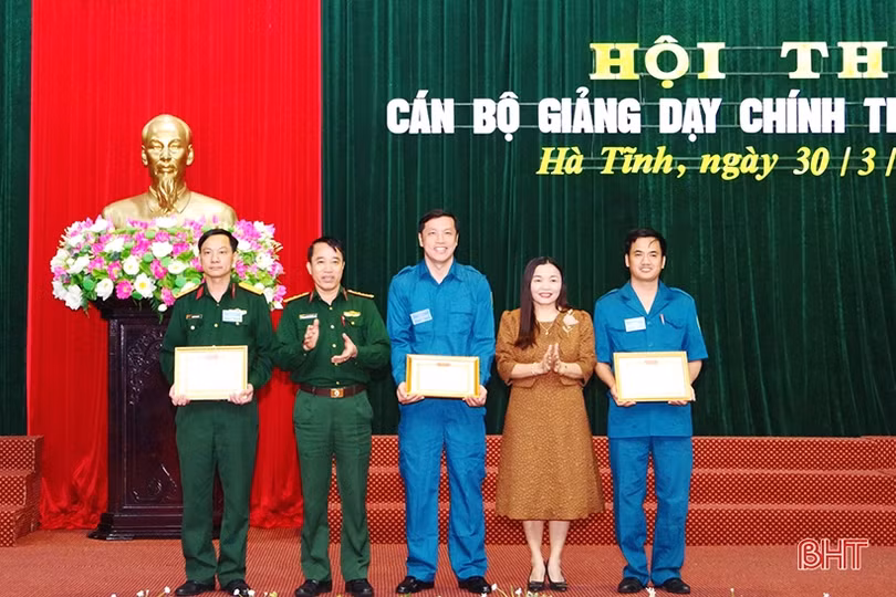 “Sát hạch” năng lực cán bộ giảng dạy chính trị ở Hà Tĩnh
