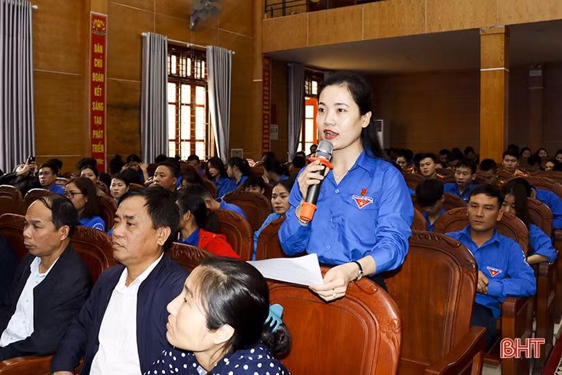 Lãnh đạo huyện Đức Thọ đối thoại với hơn 400 đoàn viên thanh niên 