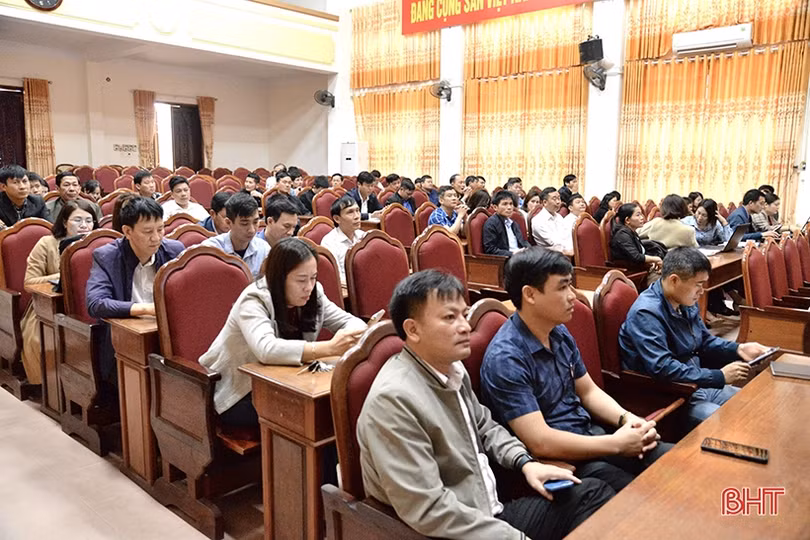 Nâng cao năng lực quản lí hoạt động xây dựng cho hơn 150 học viên Can Lộc