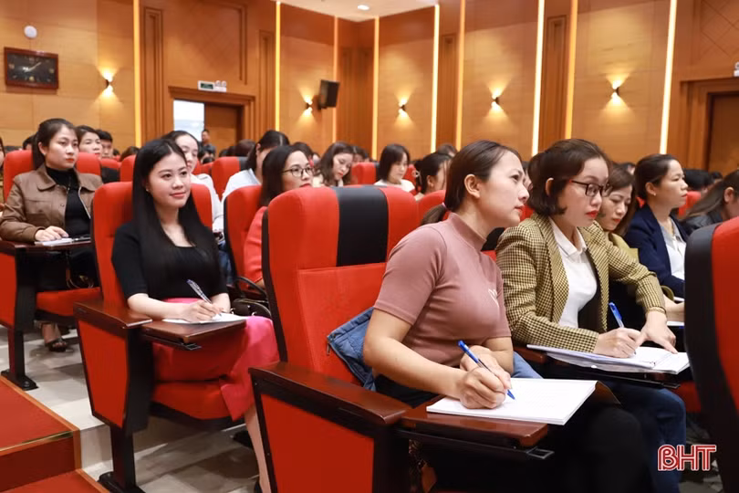 Nâng cao nghiệp vụ văn thư, lưu trữ cho hơn 300 cán bộ văn phòng cơ quan Đảng, tổ chức chính trị - xã hội