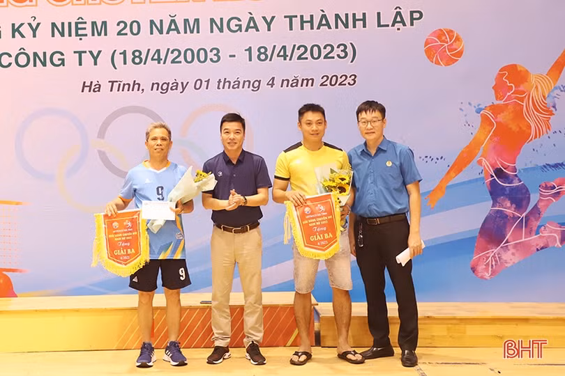 Mitraco Hà Tĩnh tổ chức Giải Bóng chuyền hơi chào mừng kỷ niệm 20 thành lập