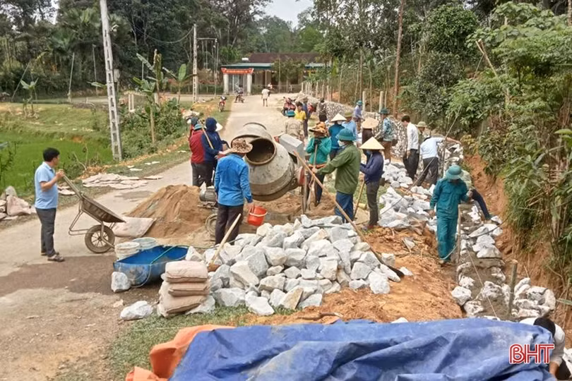 Người dân Hà Tĩnh sôi nổi khí thế xây dựng nông thôn mới