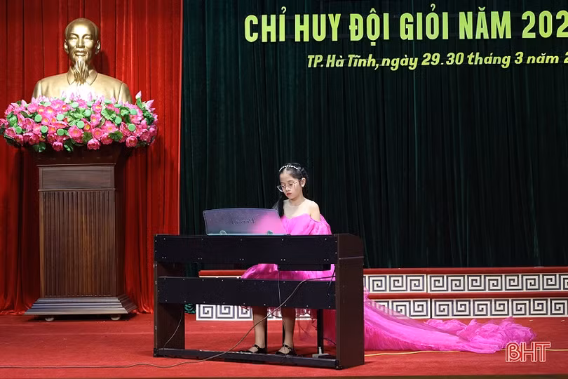 Chỉ huy đội các trường học TP Hà Tĩnh tranh tài kiến thức, kỹ năng