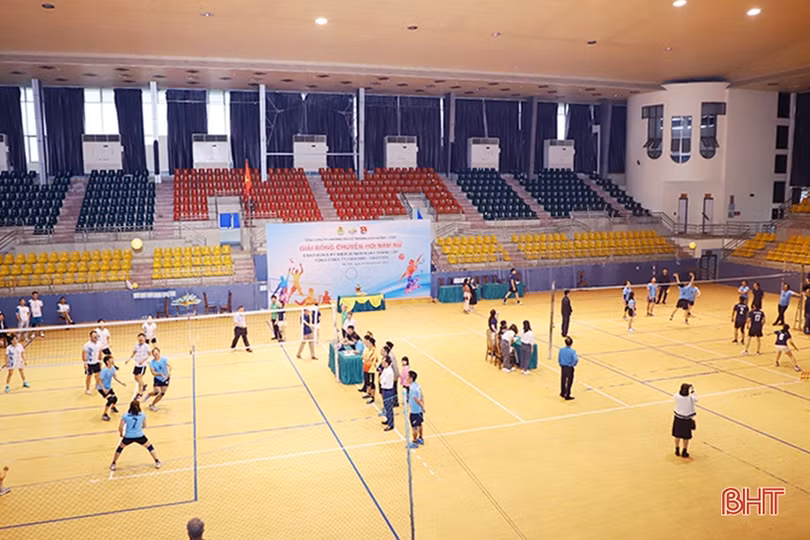 Mitraco Hà Tĩnh tổ chức Giải Bóng chuyền hơi chào mừng kỷ niệm 20 thành lập