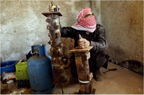 can canh vu khi tu che cua quan noi day syria