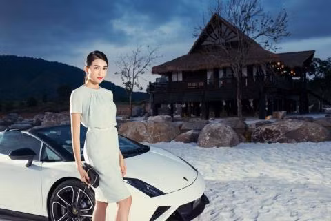 40 nguoi phuc vu 7 hoa hau a hau chup bo hinh tien ti