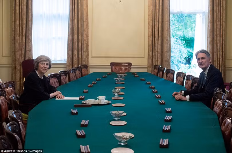 tuan lam viec ban ron cua tan thu tuong anh theresa may