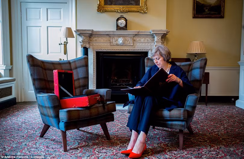 tuan lam viec ban ron cua tan thu tuong anh theresa may