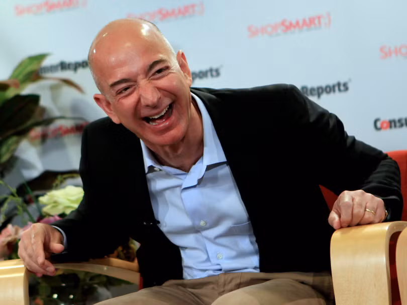 ceo amazon danh bat warren buffett thanh nguoi giau thu 3 the gioi