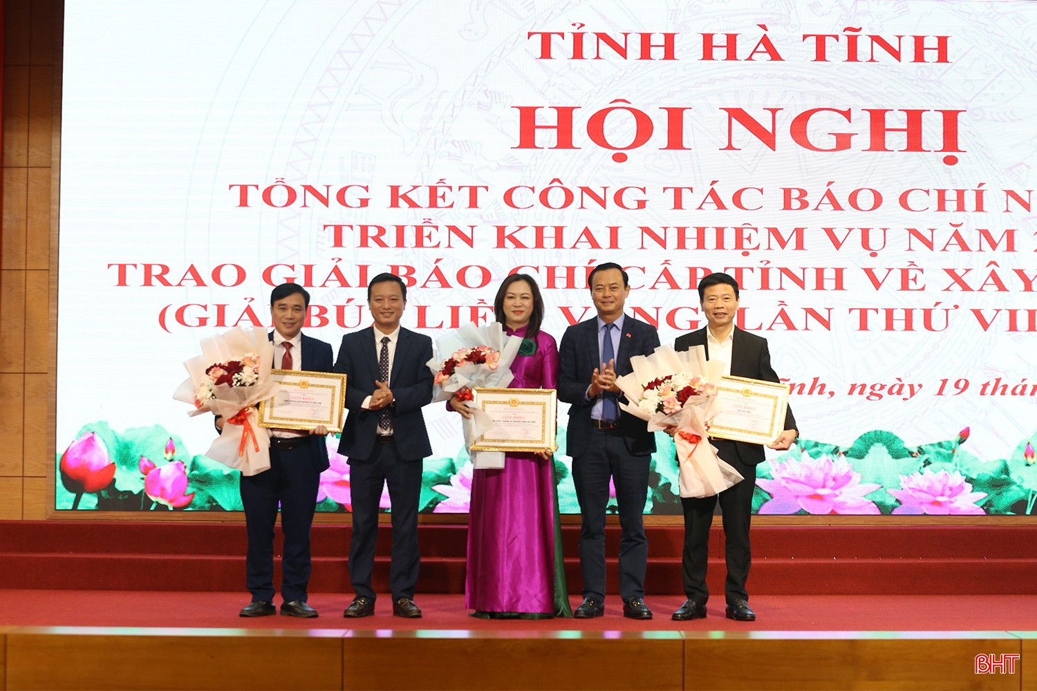 bqbht_br_khen-thuong-bao-dai.jpg