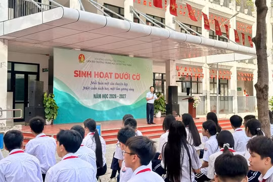 Nghiên cứu chế độ cho hiệu trưởng "siêu trường" sau sáp nhập