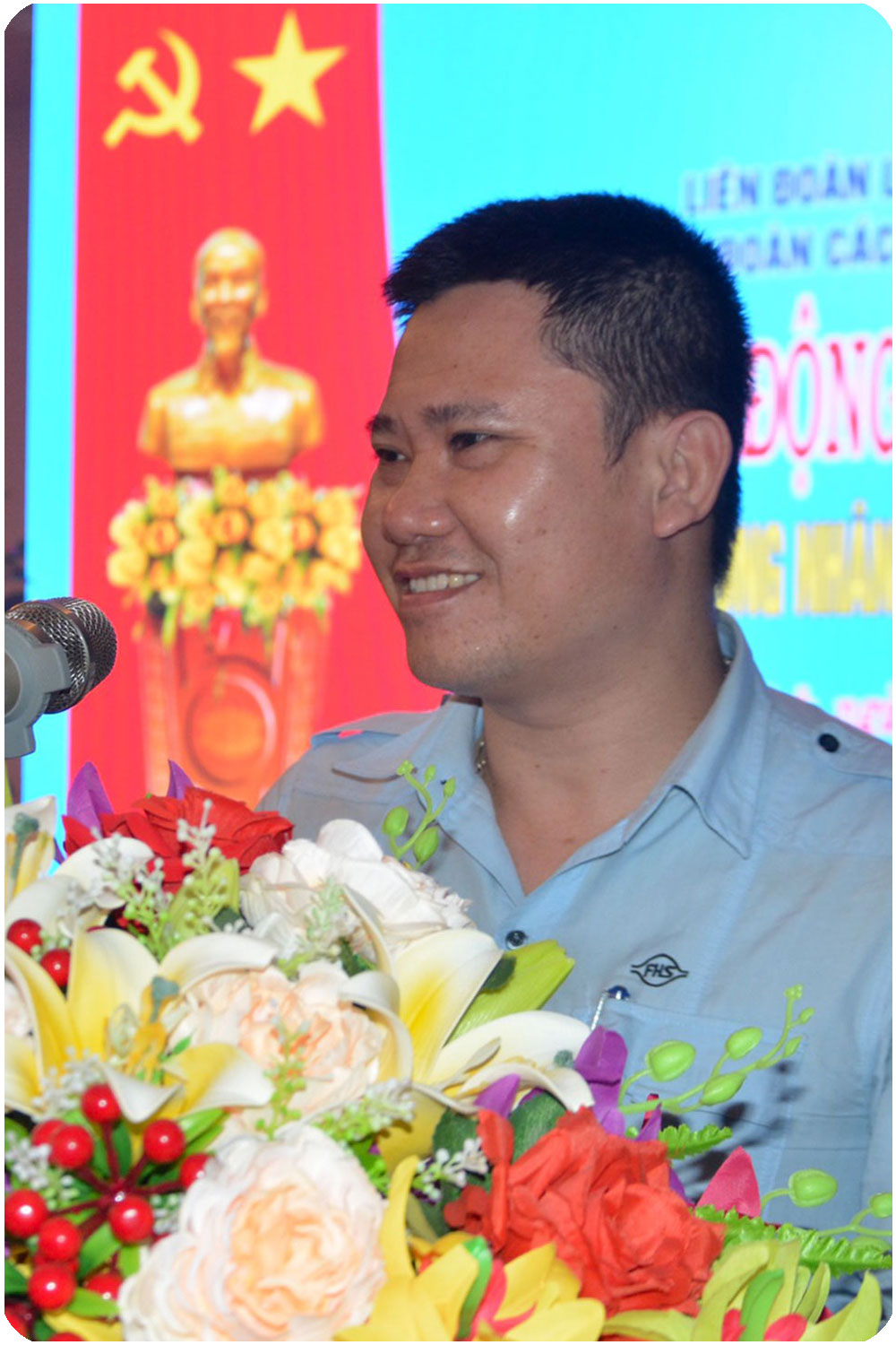 Chung sức, đồng lòng thi đua lao động sản xuất