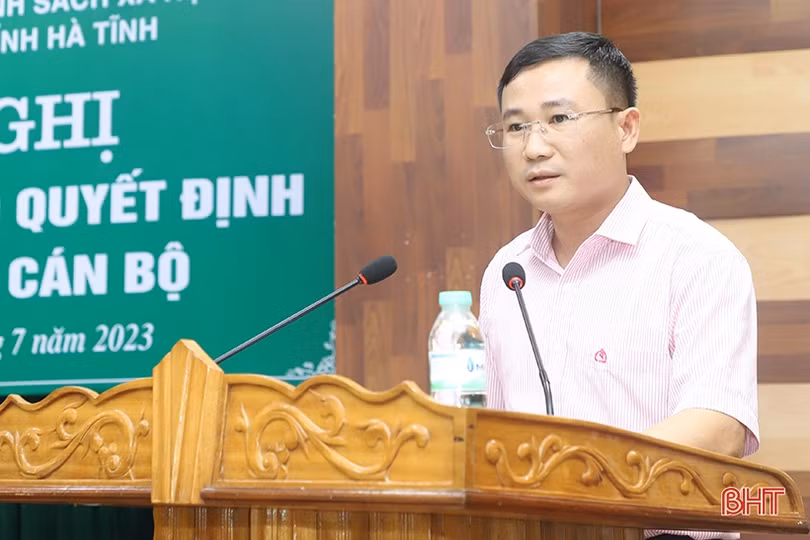 Công bố quyết định bổ nhiệm Phó Giám đốc Chi nhánh Ngân hàng CSXH Hà Tĩnh