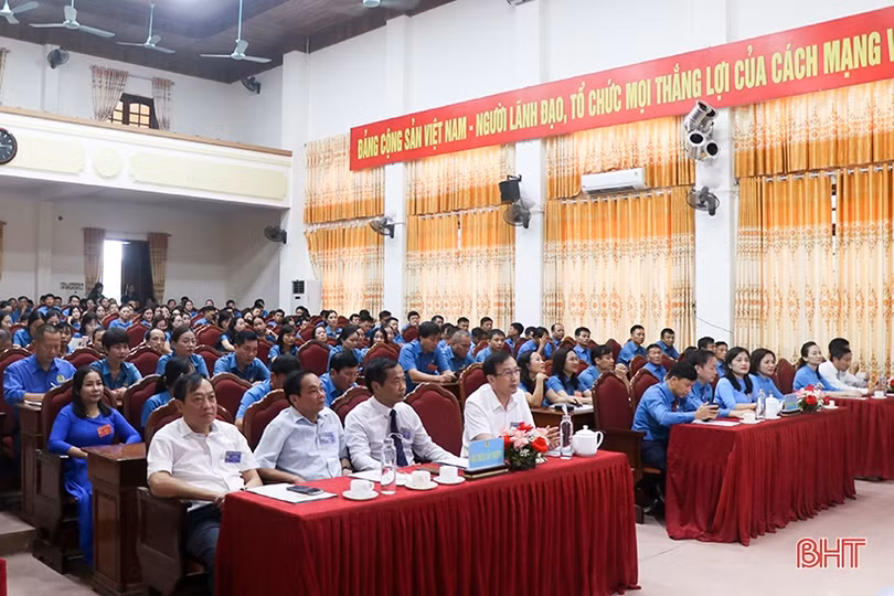 Xây dựng tổ chức Công đoàn TX Hồng Lĩnh, Can Lộc vững mạnh