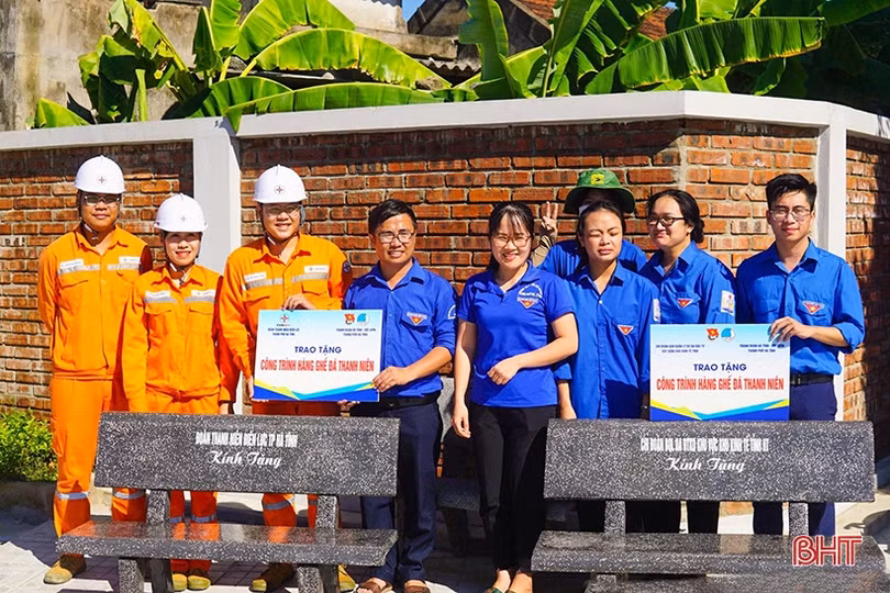 Hơn 450 đội tình nguyện hưởng ứng cao điểm xây dựng nông thôn mới và ngày Chủ nhật xanh