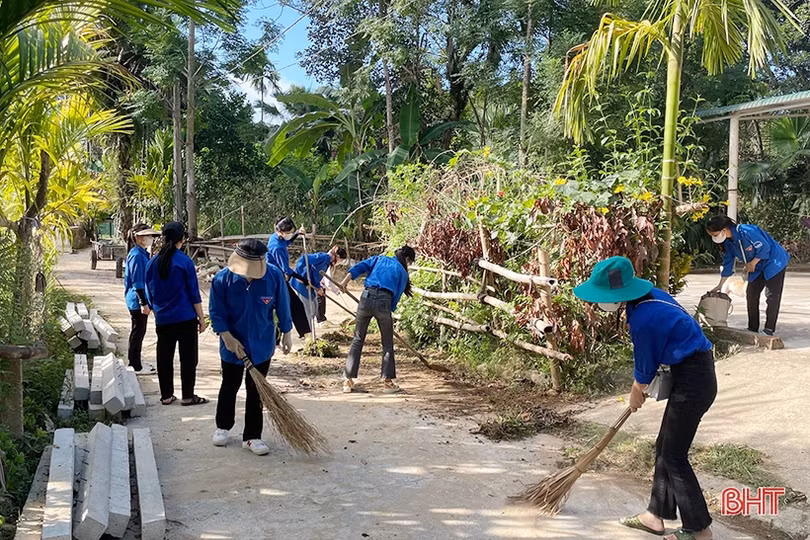 Hơn 450 đội tình nguyện hưởng ứng cao điểm xây dựng nông thôn mới và ngày Chủ nhật xanh
