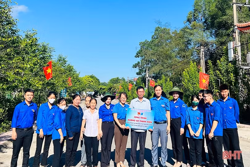 Hơn 450 đội tình nguyện hưởng ứng cao điểm xây dựng nông thôn mới và ngày Chủ nhật xanh