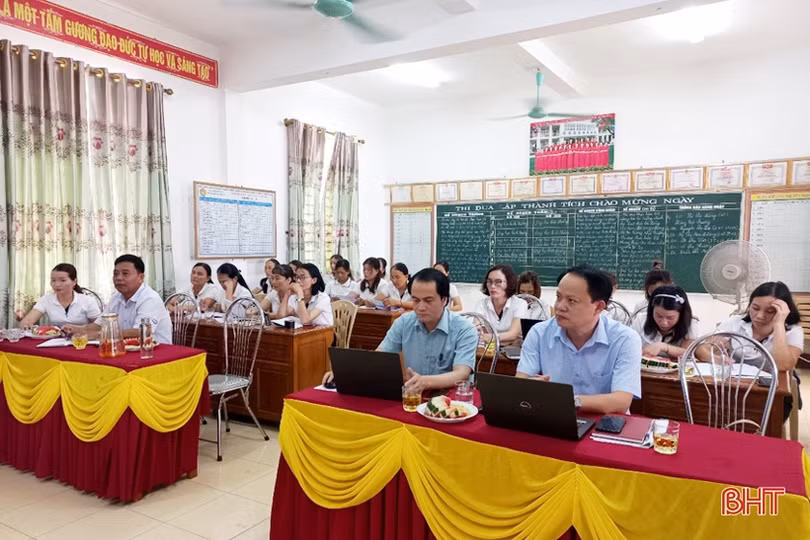 Lộc Hà nâng cao chất lượng sinh hoạt các chuyên đề xây dựng Đảng
