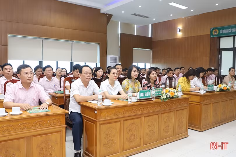 Công bố quyết định bổ nhiệm Phó Giám đốc Chi nhánh Ngân hàng CSXH Hà Tĩnh