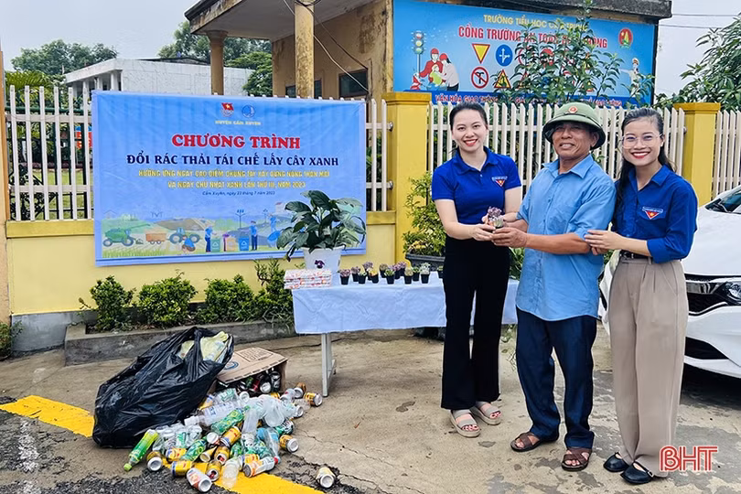Hơn 450 đội tình nguyện hưởng ứng cao điểm xây dựng nông thôn mới và ngày Chủ nhật xanh