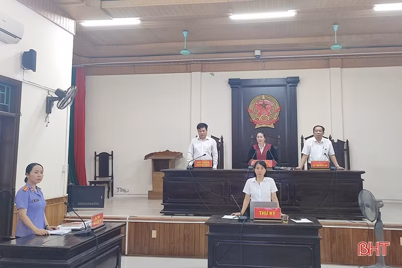 Lĩnh 12 tháng tù giam vì tổ chức cho người nhập cảnh trái phép