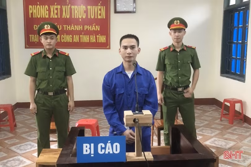 Không thiếu thốn, vẫn nổi lòng tham cướp giật điện thoại người đi đường