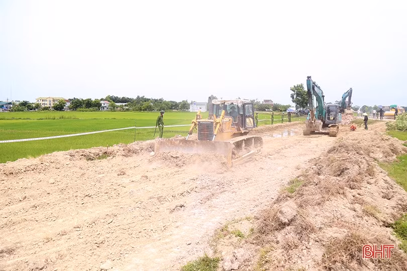 Can Lộc bảo vệ thi công cao tốc Bắc - Nam đoạn qua xã Khánh Vĩnh Yên