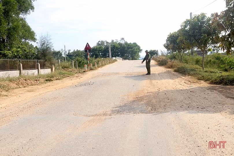 Điểm xuống cấp, “sai khớp” trên tuyến liên huyện Can Lộc - Hương Khê gây nhiều hệ lụy