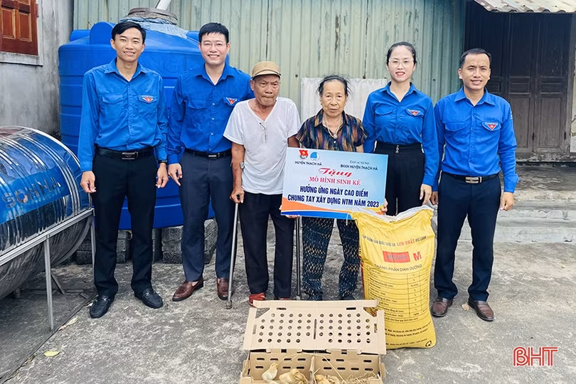 Hơn 450 đội tình nguyện hưởng ứng cao điểm xây dựng nông thôn mới và ngày Chủ nhật xanh