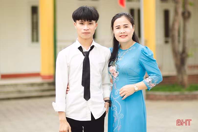 Lớp học trường làng ở Hà Tĩnh có 31 em điểm trung bình THPT môn Văn 8,82