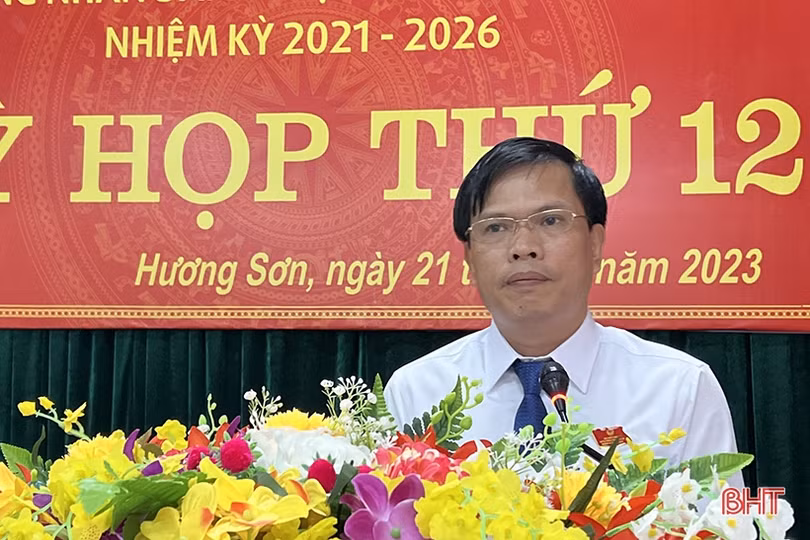 Ông Trần Bình Thân được bầu giữ chức Chủ tịch UBND huyện Hương Sơn