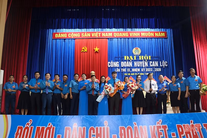 Xây dựng tổ chức Công đoàn TX Hồng Lĩnh, Can Lộc vững mạnh