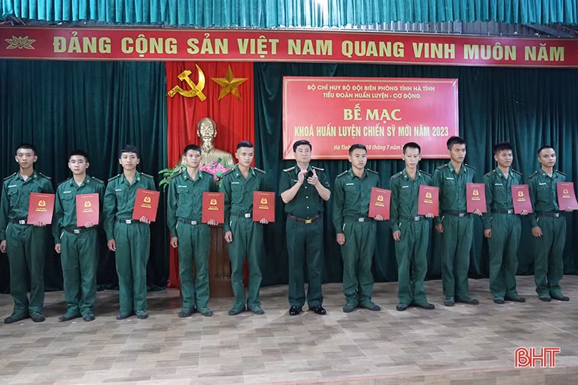 Chiến sỹ mới biên phòng Hà Tĩnh lên đường làm nhiệm vụ