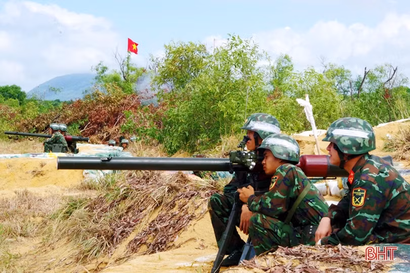 Các đơn vị chủ lực “vượt nắng, thắng mưa, say sưa luyện tập”