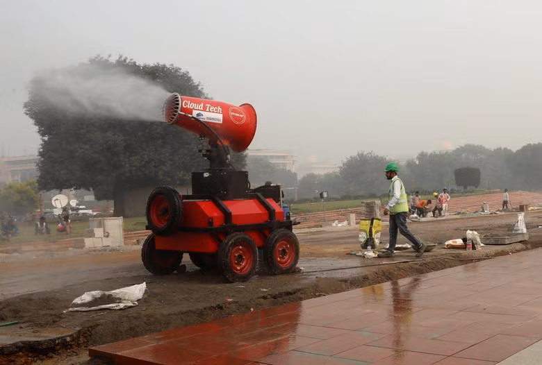 Bầu không khí thủ đô Ấn Độ chuyển màu xám xịt do ô nhiễm