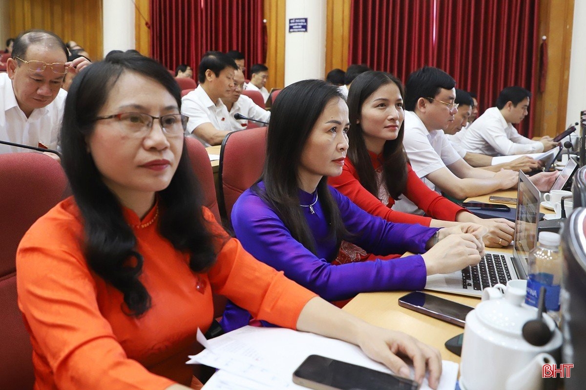 Buổi đầu Kỳ họp thứ 14 HĐND tỉnh: Hoàn thành nghe các báo cáo, tờ trình quan trọng