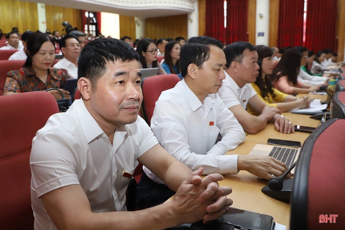 Kỳ họp thứ 14, HĐND tỉnh Hà Tĩnh: Sôi nổi thảo luận, thẳng thắn chất vấn