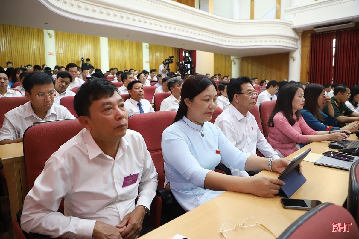 Buổi đầu Kỳ họp thứ 14 HĐND tỉnh: Hoàn thành nghe các báo cáo, tờ trình quan trọng