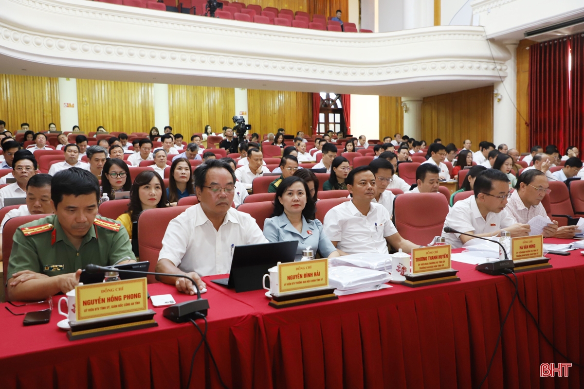 Kỳ họp thứ 14, HĐND tỉnh Hà Tĩnh: Sôi nổi thảo luận, thẳng thắn chất vấn
