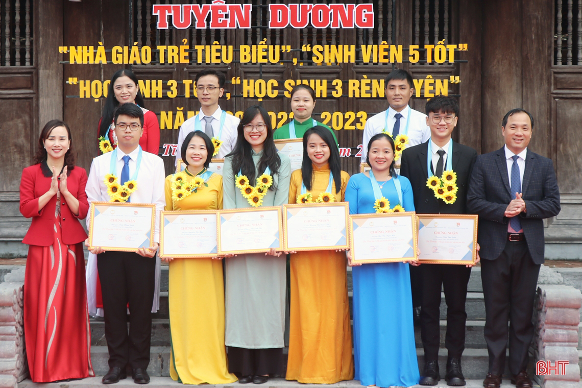 Tuyên dương 67 gương nhà giáo trẻ, học sinh, sinh viên tiêu biểu